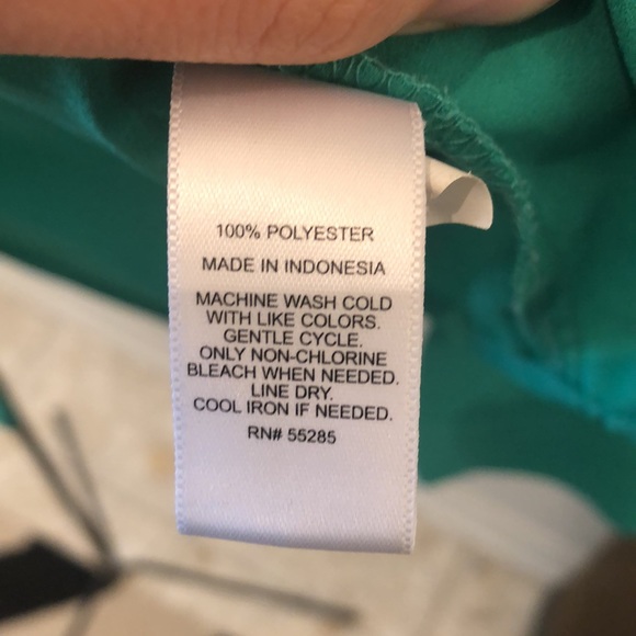 Beautiful green button down - Picture 4 of 4